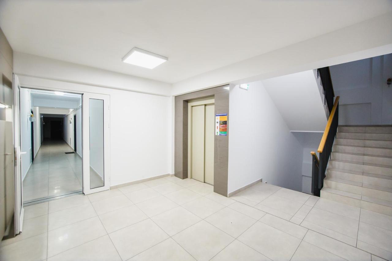 Elegant & Spacious - Central Apartment Oradea Exterior foto