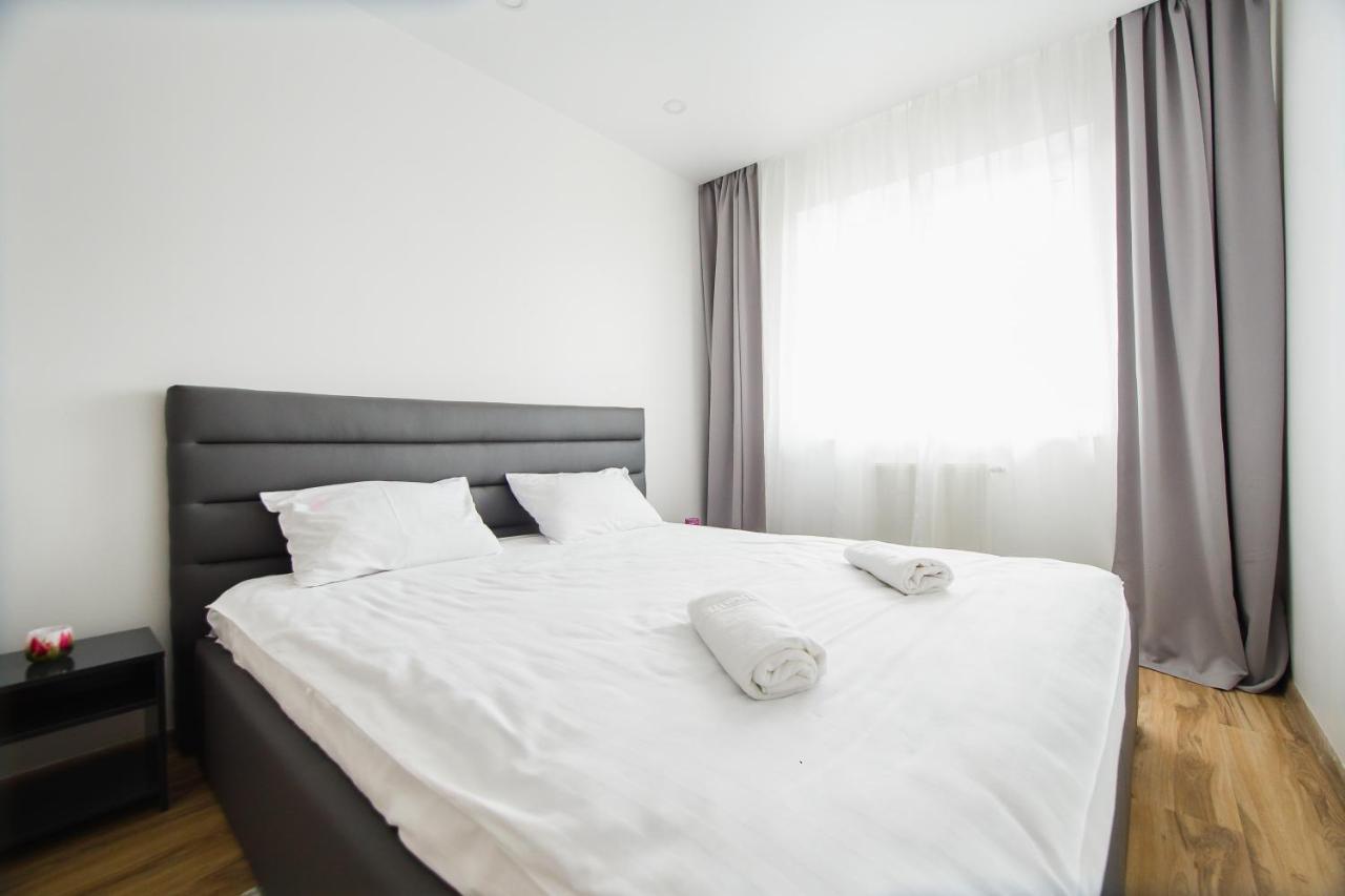 Elegant & Spacious - Central Apartment Oradea Exterior foto