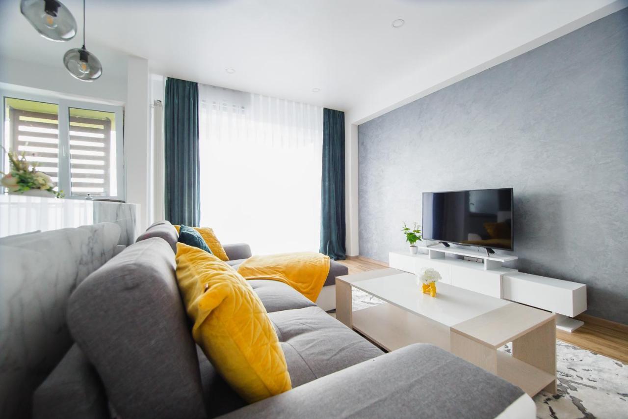 Elegant & Spacious - Central Apartment Oradea Exterior foto